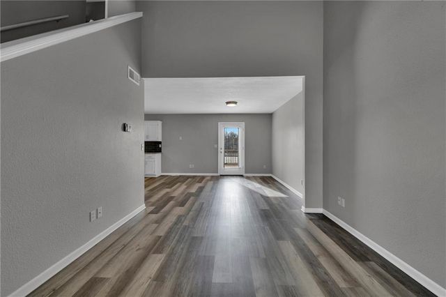 1877 Chickadee Drive, Liberty, MO 64068