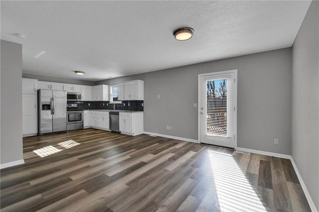 1877 Chickadee Drive, Liberty, MO 64068