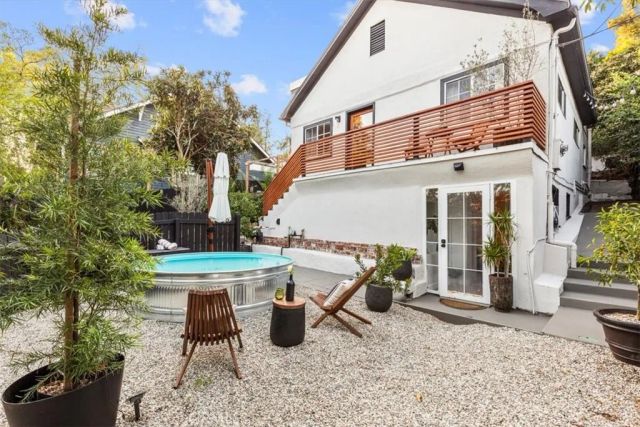 2207 Apex Avenue, Los Angeles, CA 90039