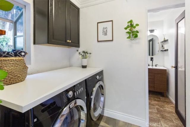 2207 Apex Avenue, Los Angeles, CA 90039