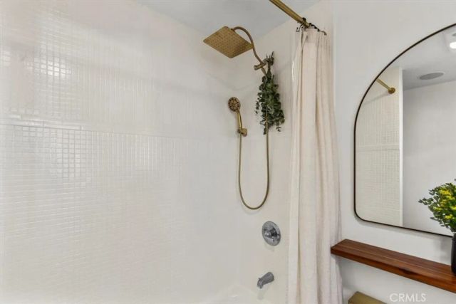 2207 Apex Avenue, Los Angeles, CA 90039