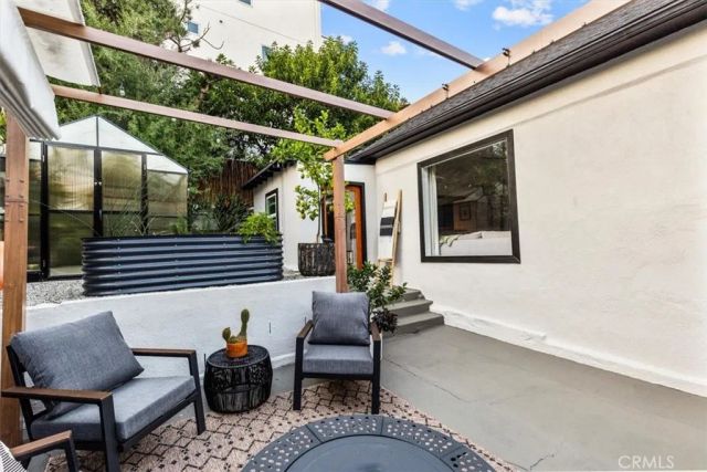 2207 Apex Avenue, Los Angeles, CA 90039