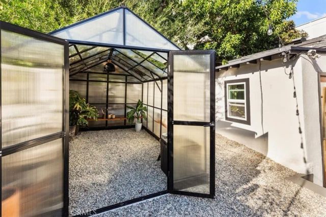 2207 Apex Avenue, Los Angeles, CA 90039