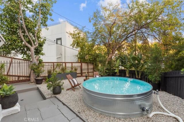 2207 Apex Avenue, Los Angeles, CA 90039