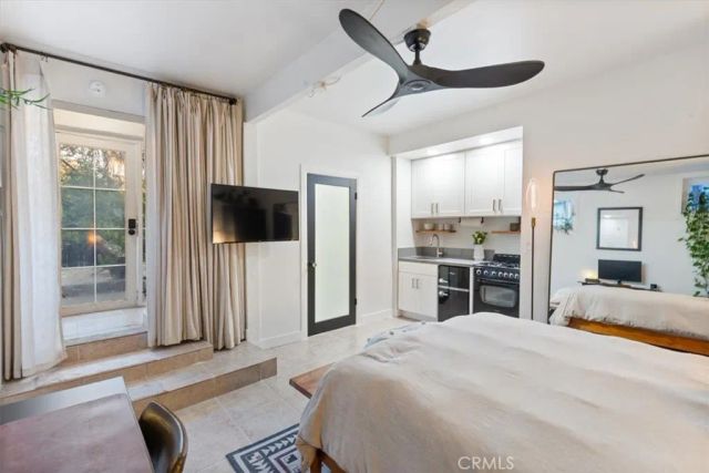 2207 Apex Avenue, Los Angeles, CA 90039