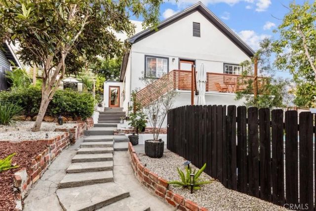 2207 Apex Avenue, Los Angeles, CA 90039