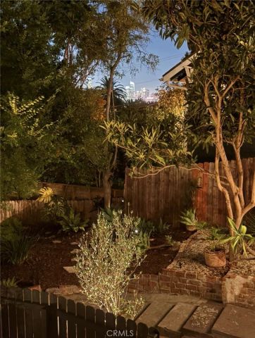 2207 Apex Avenue, Los Angeles, CA 90039