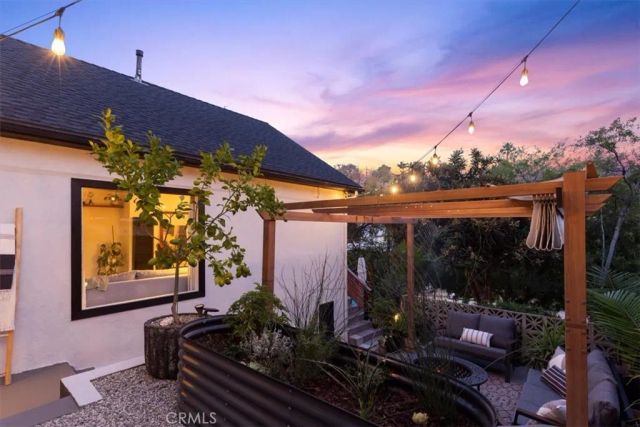 2207 Apex Avenue, Los Angeles, CA 90039