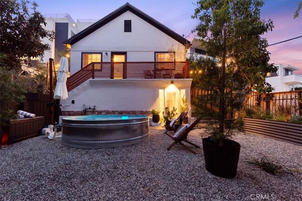 2207 Apex Avenue, Los Angeles, CA 90039