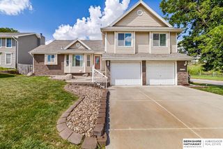 1006 Magnolia Court, Papillion, NE 68046