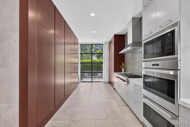 317 N Central Avenue, Clayton, MO 63105