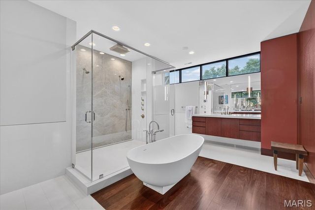 317 N Central Avenue, Clayton, MO 63105