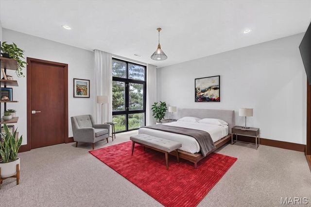 317 N Central Avenue, Clayton, MO 63105