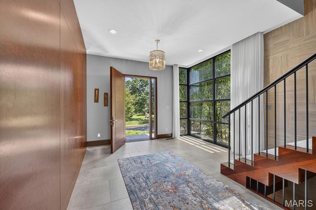 317 N Central Avenue, Clayton, MO 63105