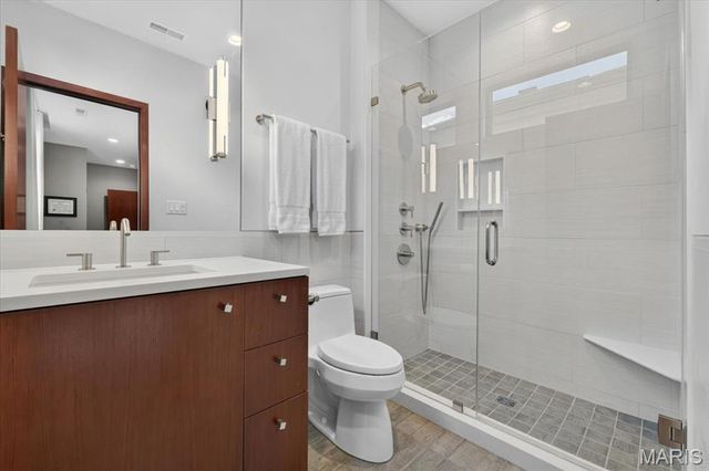 317 N Central Avenue, Clayton, MO 63105