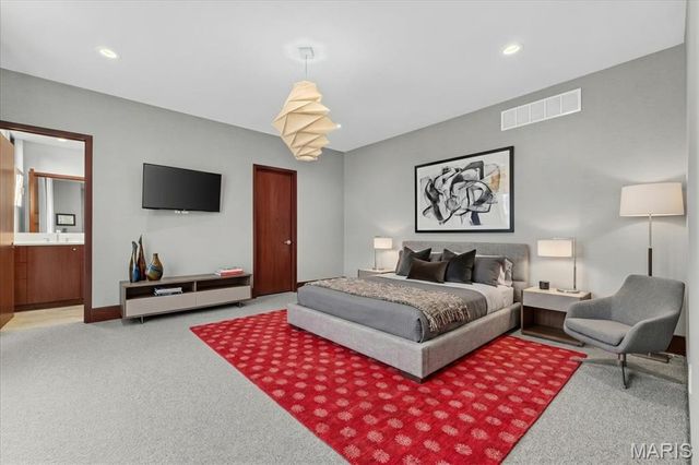 317 N Central Avenue, Clayton, MO 63105