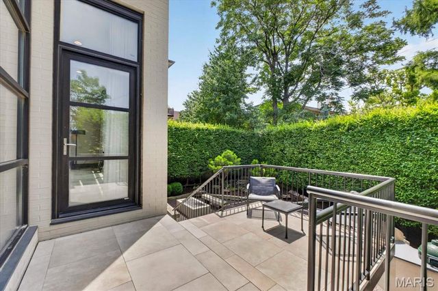 317 N Central Avenue, Clayton, MO 63105