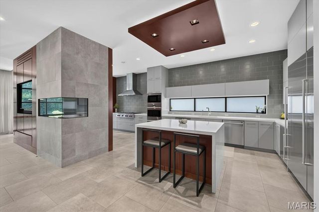 317 N Central Avenue, Clayton, MO 63105