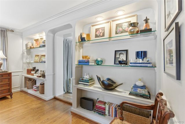 16621 Maumee Street, Grosse Pointe Park, MI 48230