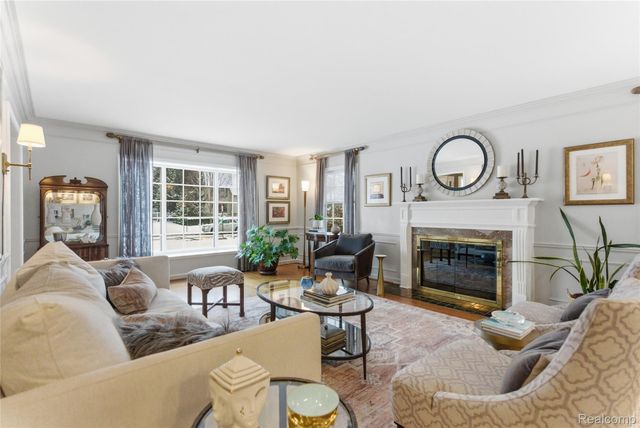 16621 Maumee Street, Grosse Pointe Park, MI 48230