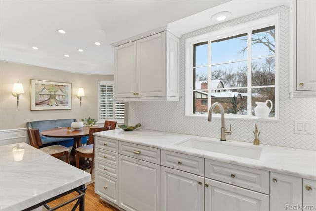 16621 Maumee Street, Grosse Pointe Park, MI 48230