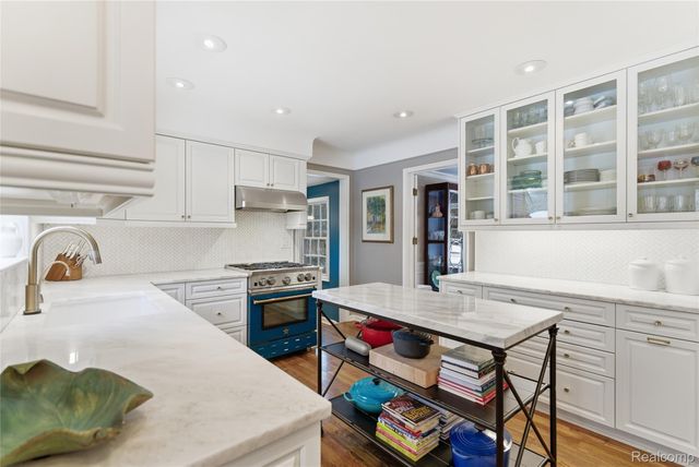 16621 Maumee Street, Grosse Pointe Park, MI 48230