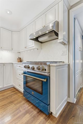 16621 Maumee Street, Grosse Pointe Park, MI 48230