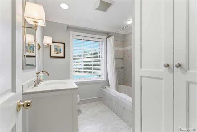 16621 Maumee Street, Grosse Pointe Park, MI 48230