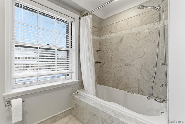 16621 Maumee Street, Grosse Pointe Park, MI 48230