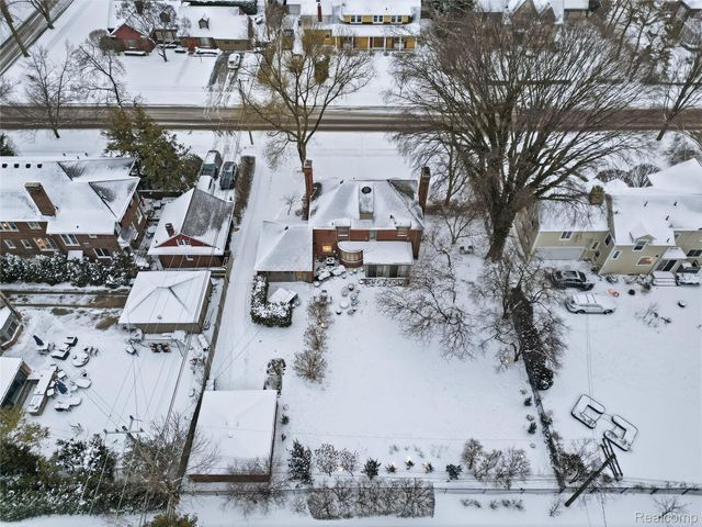 16621 Maumee Street, Grosse Pointe Park, MI 48230