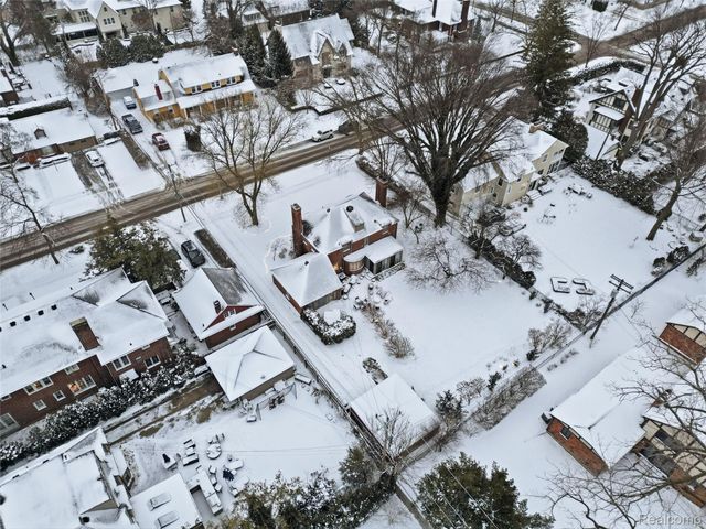 16621 Maumee Street, Grosse Pointe Park, MI 48230