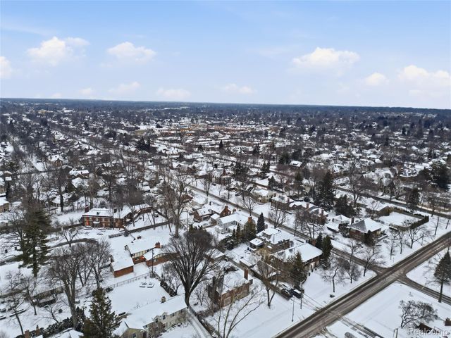 16621 Maumee Street, Grosse Pointe Park, MI 48230