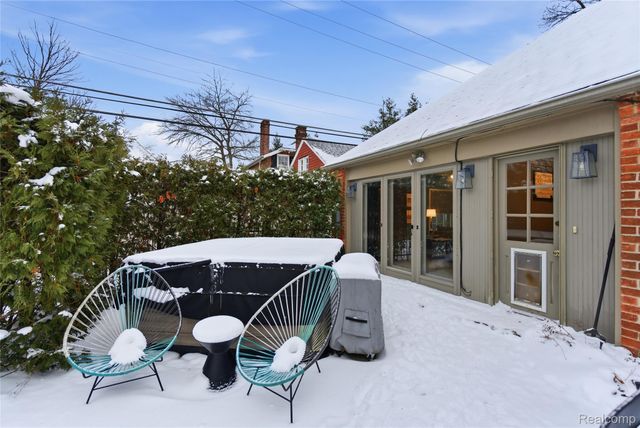 16621 Maumee Street, Grosse Pointe Park, MI 48230