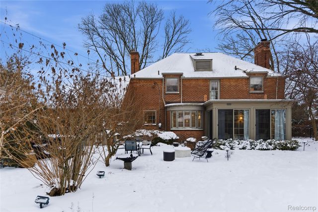 16621 Maumee Street, Grosse Pointe Park, MI 48230