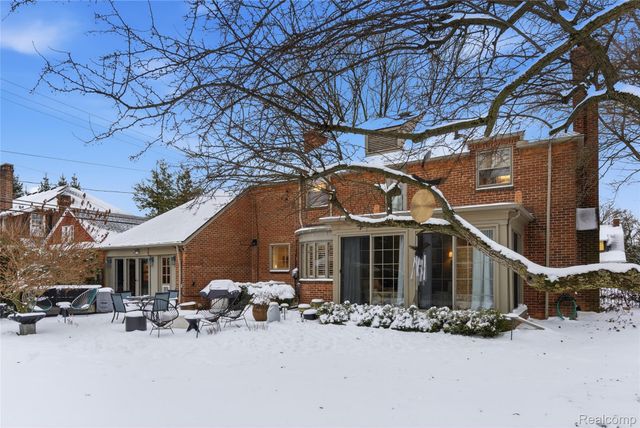 16621 Maumee Street, Grosse Pointe Park, MI 48230