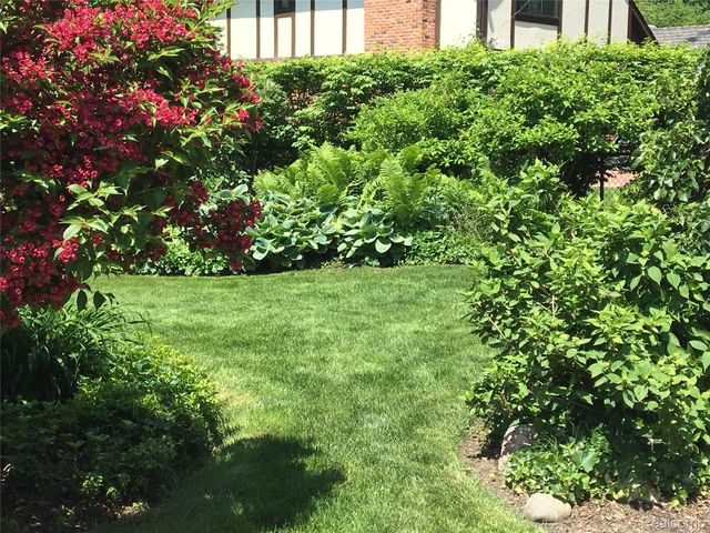 16621 Maumee Street, Grosse Pointe Park, MI 48230