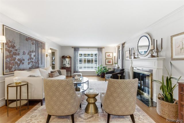 16621 Maumee Street, Grosse Pointe Park, MI 48230