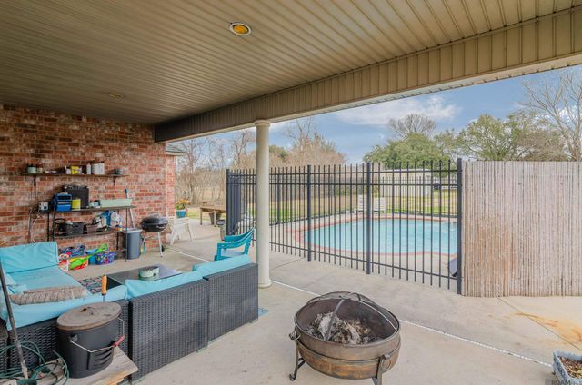 4632 Mckenzie Ln, Brusly, LA 70719