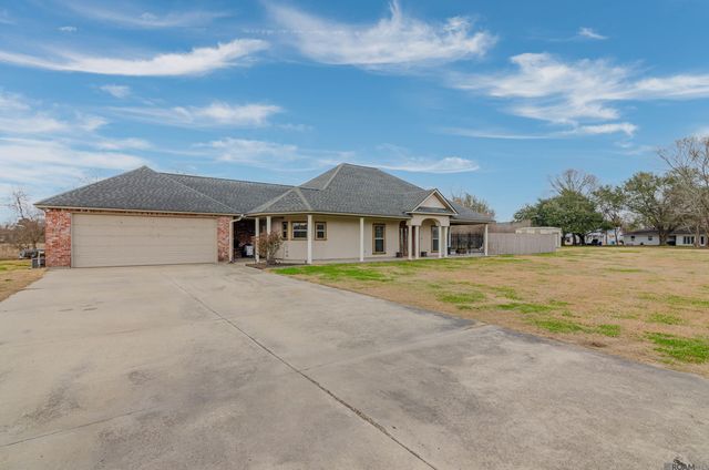 4632 Mckenzie Ln, Brusly, LA 70719