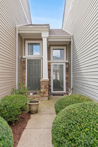 1056 Somerset Springs Dr, Spring Hill, TN 37174