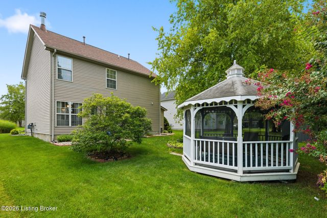 6030 Woodhaven Pl Cir, Louisville, KY 40228