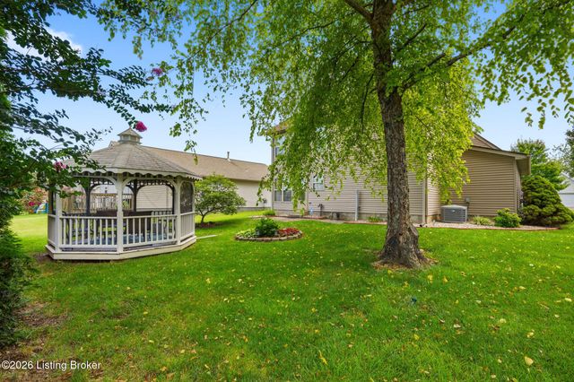 6030 Woodhaven Pl Cir, Louisville, KY 40228