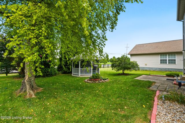 6030 Woodhaven Pl Cir, Louisville, KY 40228