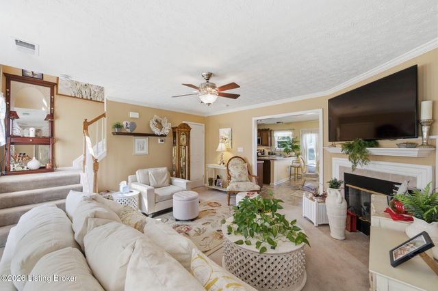 6030 Woodhaven Pl Cir, Louisville, KY 40228
