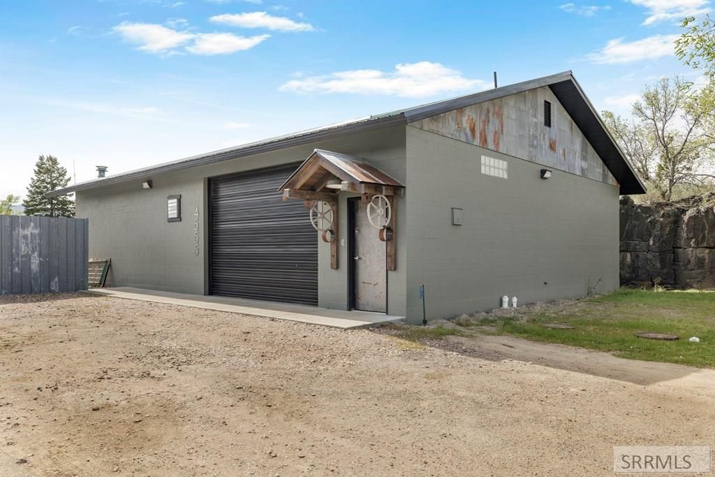 Image 2 of property listing at 4555 S 5th Avenue, Pocatello, ID 83201