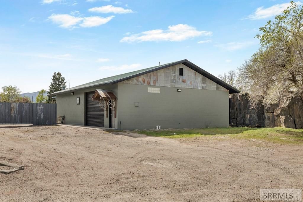 Image 4 of property listing at 4555 S 5th Avenue, Pocatello, ID 83201
