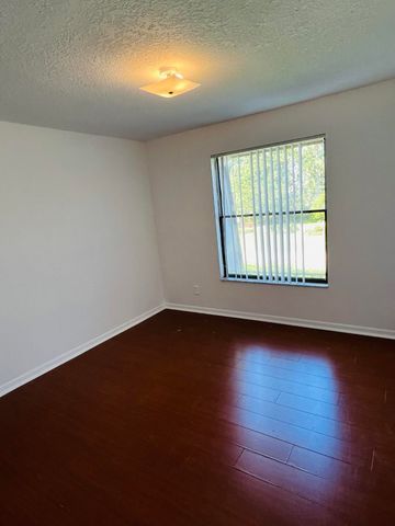 7482 E Courtyard Run E E, Boca Raton, FL 33433