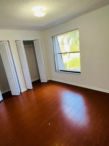 7482 E Courtyard Run E E, Boca Raton, FL 33433