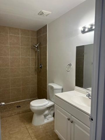 7482 E Courtyard Run E E, Boca Raton, FL 33433