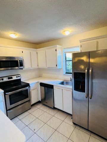 7482 E Courtyard Run E E, Boca Raton, FL 33433